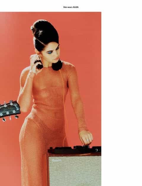 10 MAGAZINE ISSUE 74 - 17